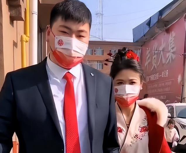 陈亚男和朱单伟离婚三年后,生活已天差地别,陈亚男有没有后悔呢