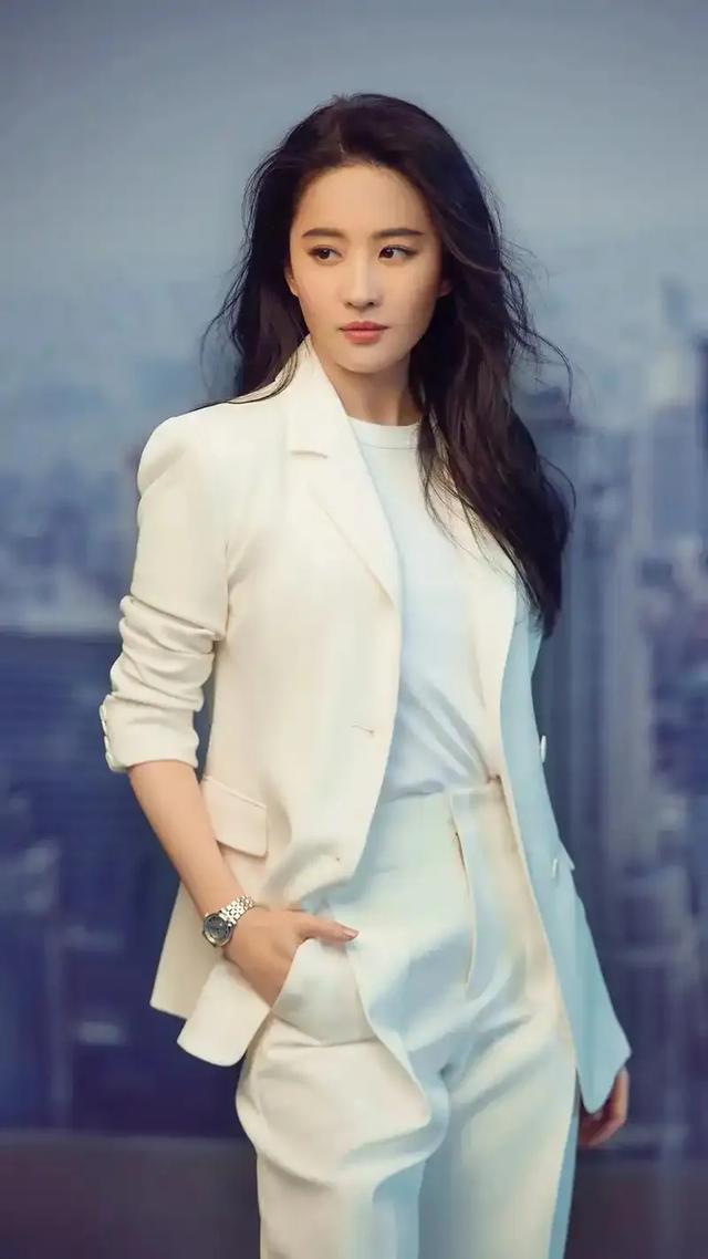 刘亦菲姐感赛道天花板，又是被神仙姐姐钓成翘嘴的一天