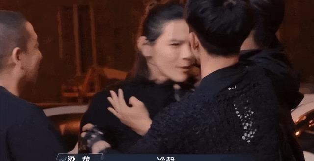 向佐掌掴李小龙模仿者,对方报警:向华强儿子无法无天?本人回应