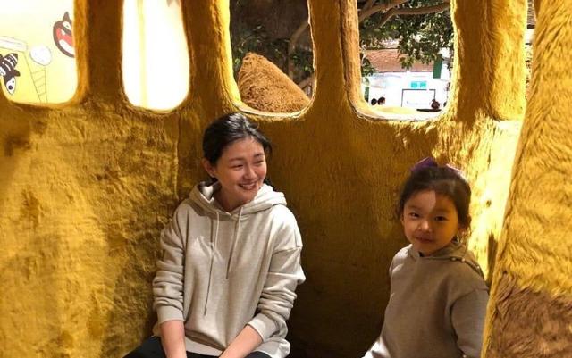 看来张兰他们已知道官司必输了吗?所以才提前打亲情牌了?