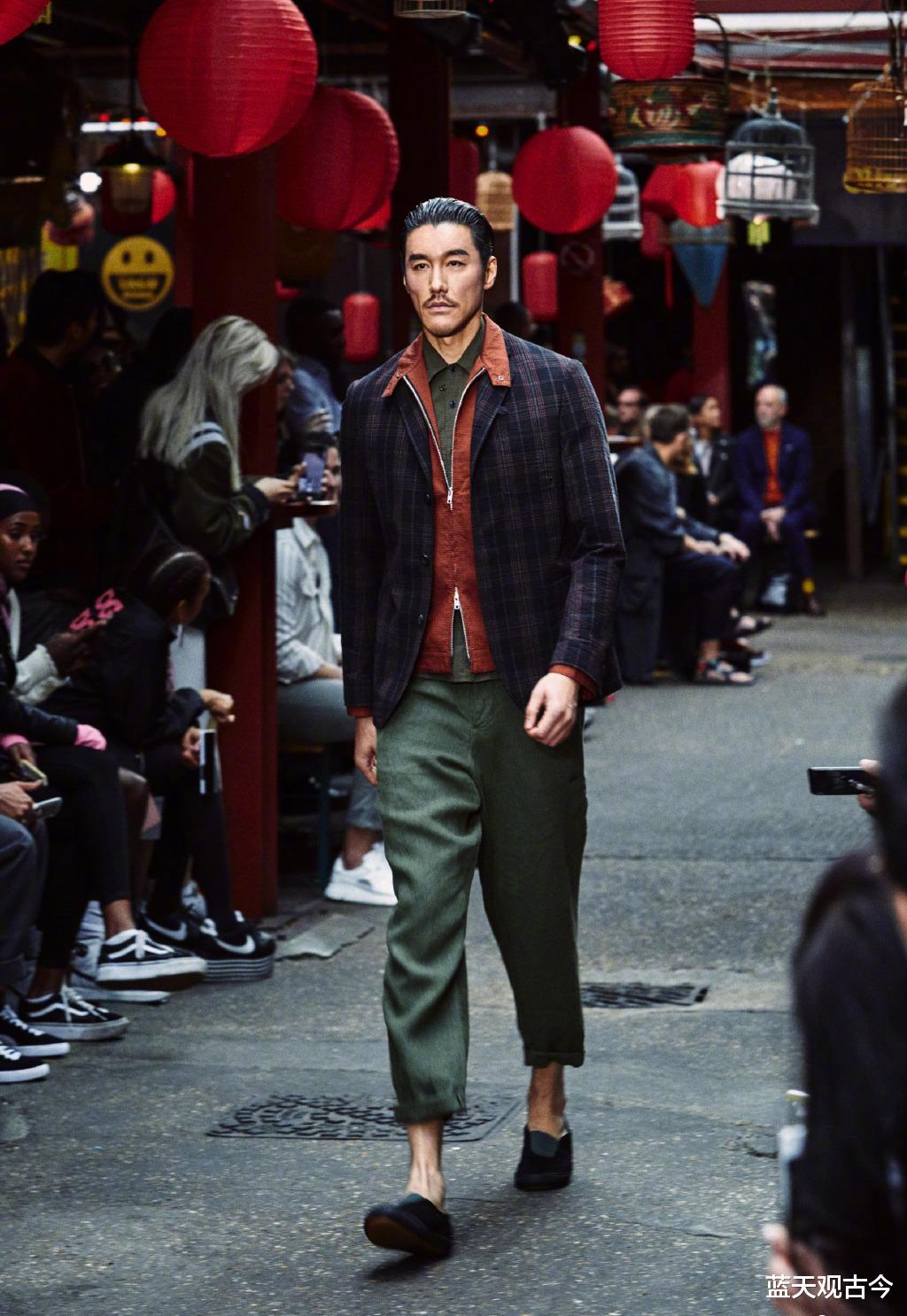 胡兵秒变20岁少年,毛戈平“整容级”化妆术,真是国之骄傲