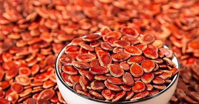 半夜1到 5点总自然醒?2个地方堵了,中医1招打通,帮你睡好觉