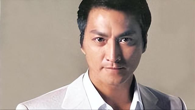 “展昭”何家劲，等一个女人等到60岁，却发现是对方的一个玩笑