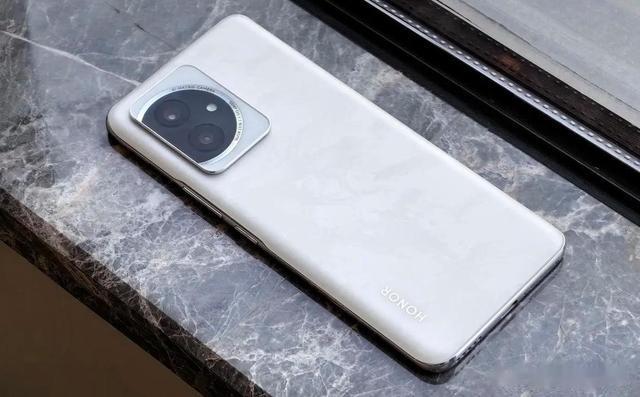 中端机太猛了，16GB+512GB大内存手机，售价非常亲民！