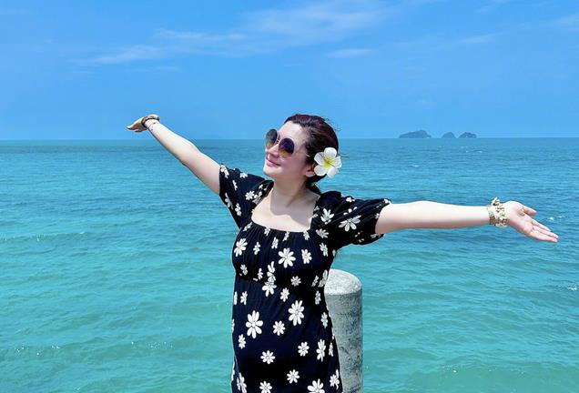 任家萱产后4个月全职带娃没收入，从没给儿子洗过澡，老公赚钱少