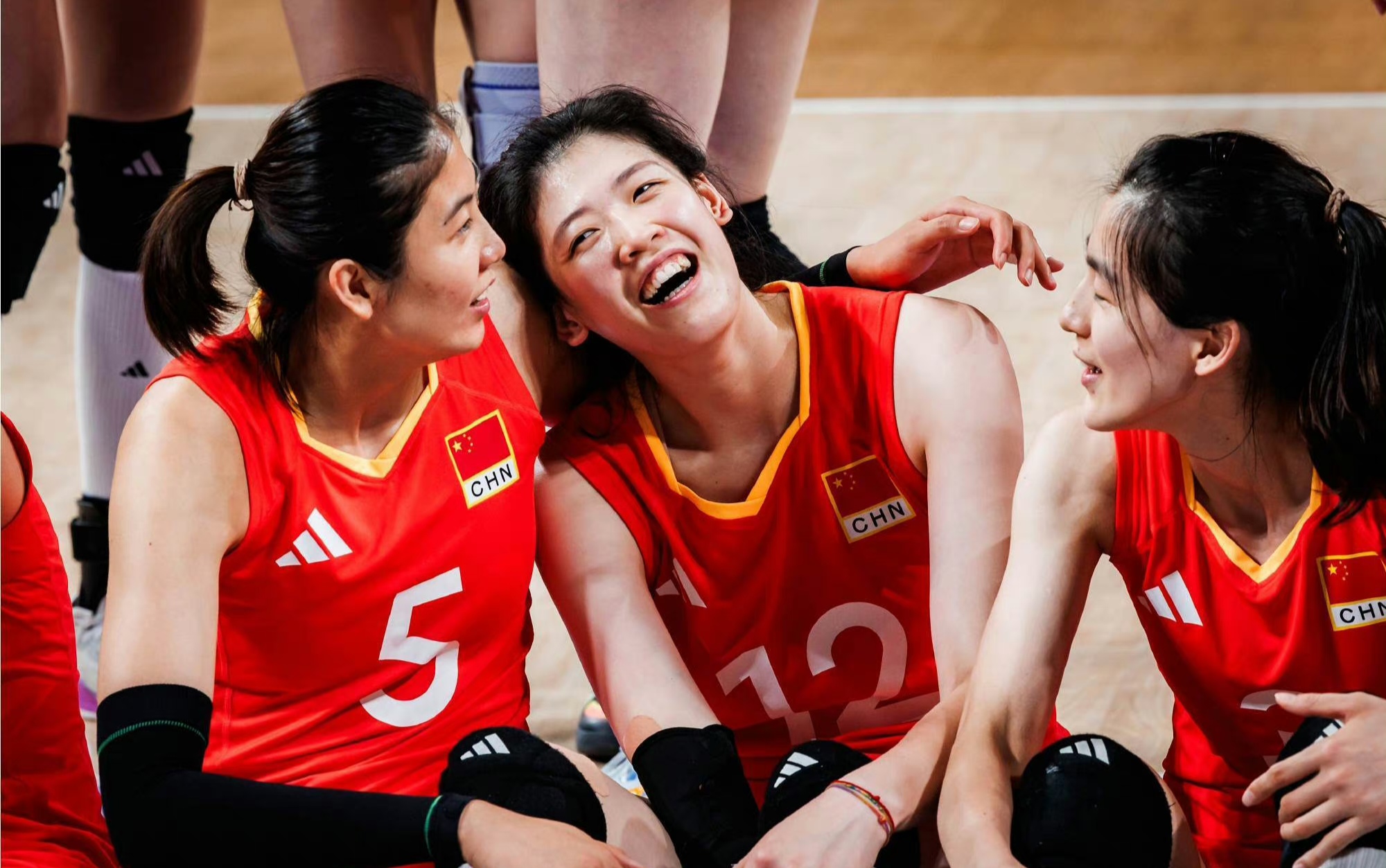 李盈莹开始享受假期！爬山做美甲打扮休闲，暗示将退出中国女排