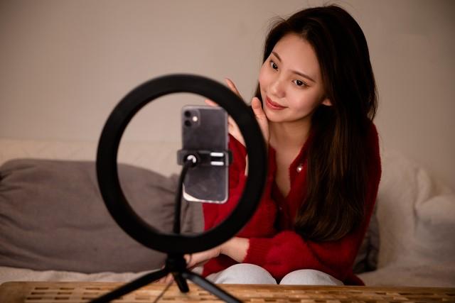 直播是躺着赚钱?来自1.8亿特大诈骗,看似致富门路实则人间地狱