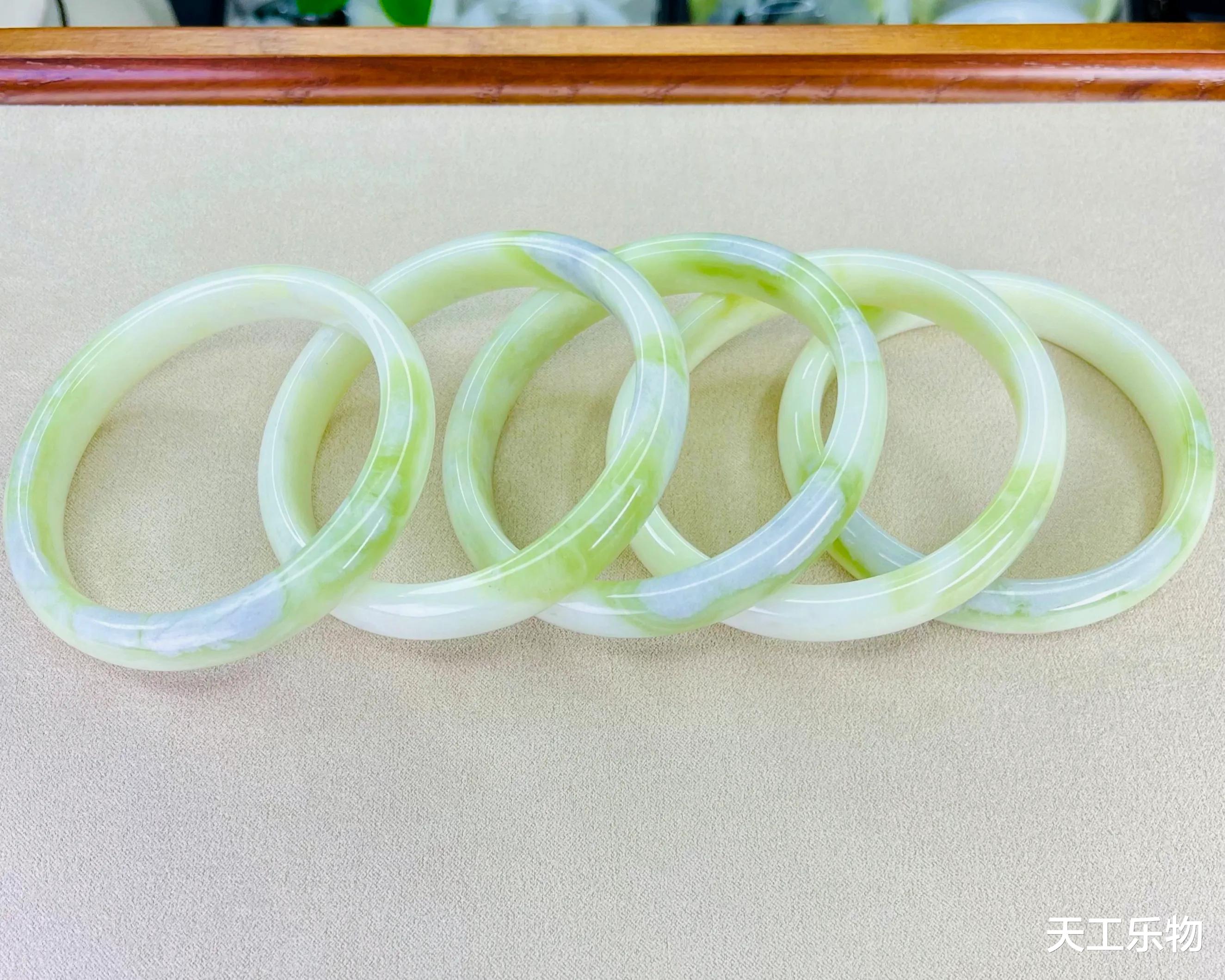 一不小心就买错！七种与和田玉一字之差的天然玉石！