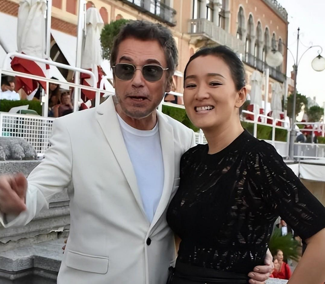 她56岁至今未再婚，但全世界男人都想要她