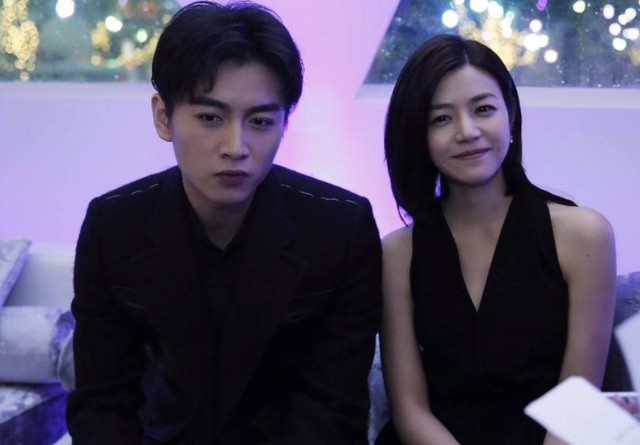 婚变石锤?陈妍希父亲突然离世,好友皆悼念安慰,陈晓却不愿发声