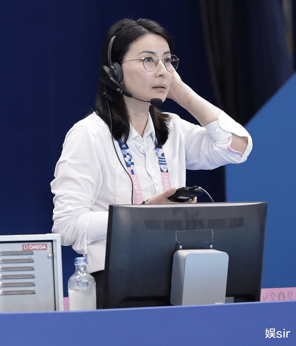 郭晶晶裁判长造型曝光,气质干练又美又飒,霍震霆提起她满脸自豪