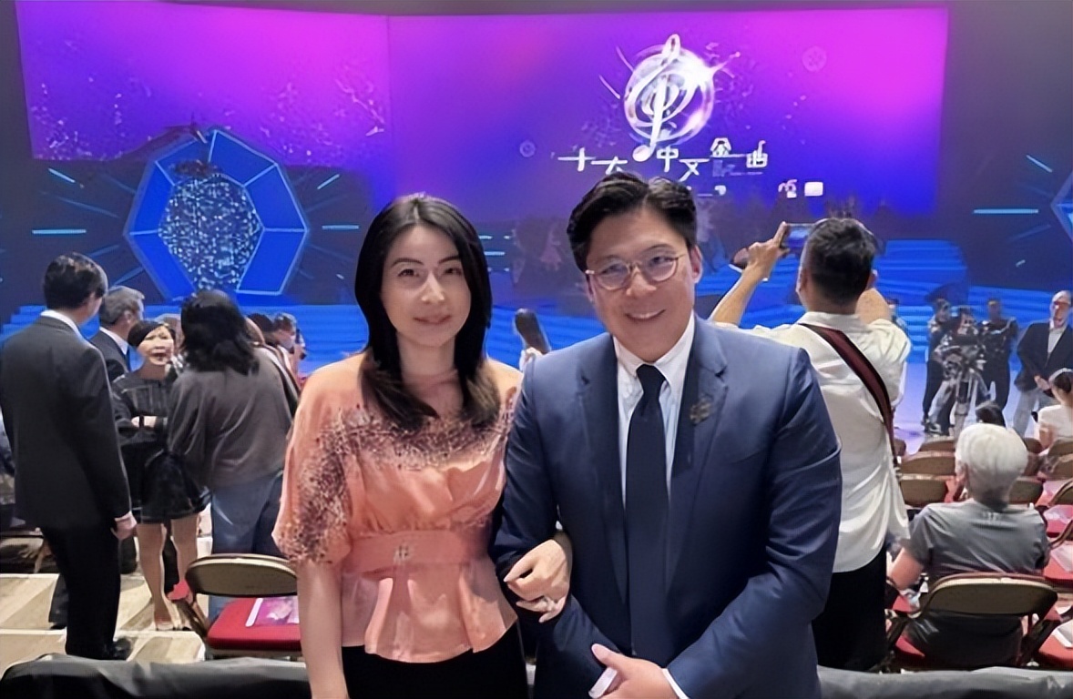 郭晶晶霍启刚颁奖！奥运金牌选手排行：全红婵第2，第1名令人意外