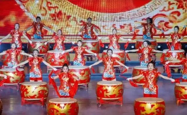 2025央视春晚路透曝光，看到在场嘉宾网友表示：今年的电费又省了