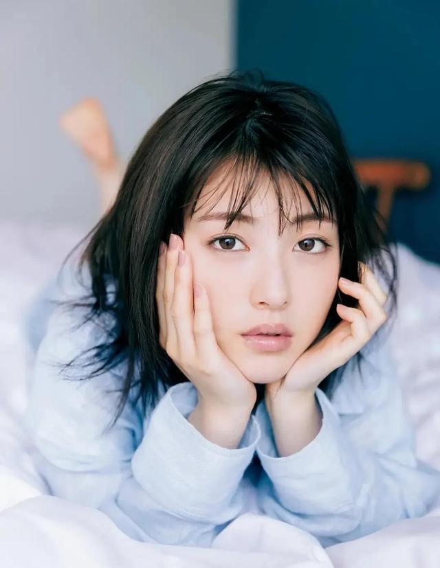 滨边美波——美艳到不可方物!从小美到大,至今依旧美出天际!