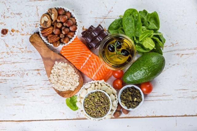 从减肥的底层逻辑来说，最靠谱的减肥方法到底是什么？