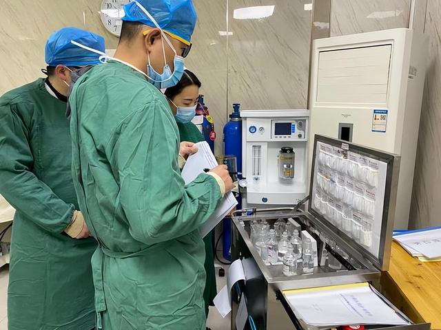 医生提醒：腿上出现这几种迹象，可能是癌症在偷偷靠近，别大意！