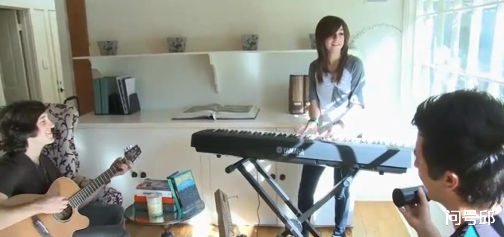 美国女歌手演唱会后被疯狂迷恋她男粉丝枪杀，随后凶手举枪自尽