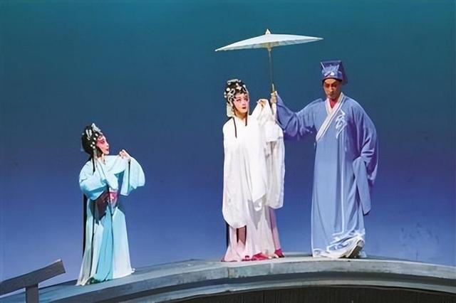 当年为什么非要找个女人演许仙？时隔12年，赵雅芝说出了原因