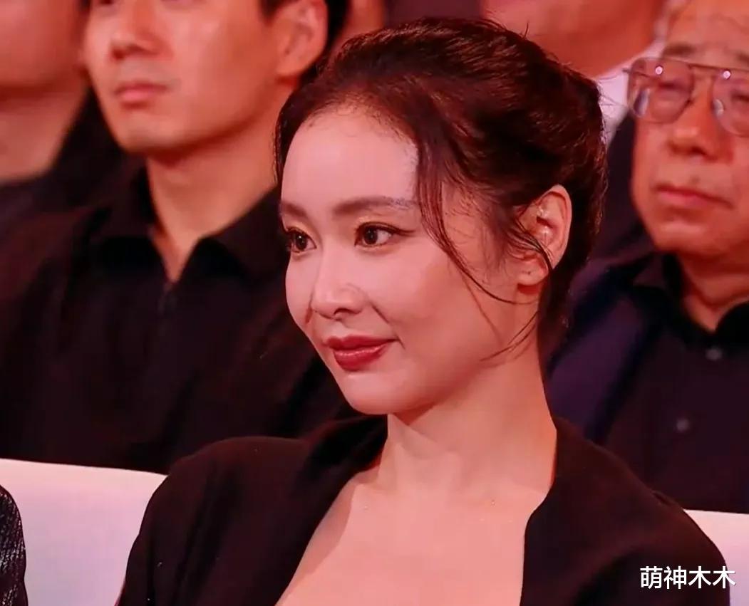 百花奖颁奖礼太精彩！朱一龙拿影帝大批评委弃票，马丽获影后大哭