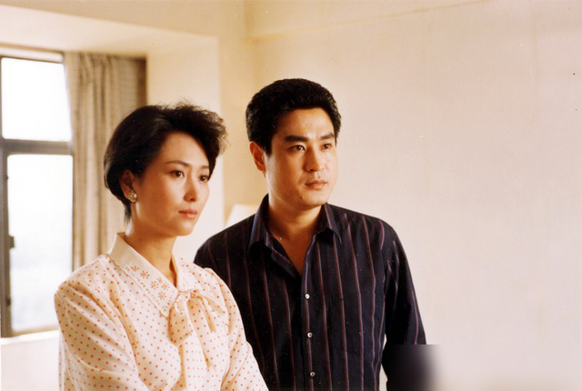 “第一青衣”左翎:短发时尚、衣品高级,优雅老去才是真的美