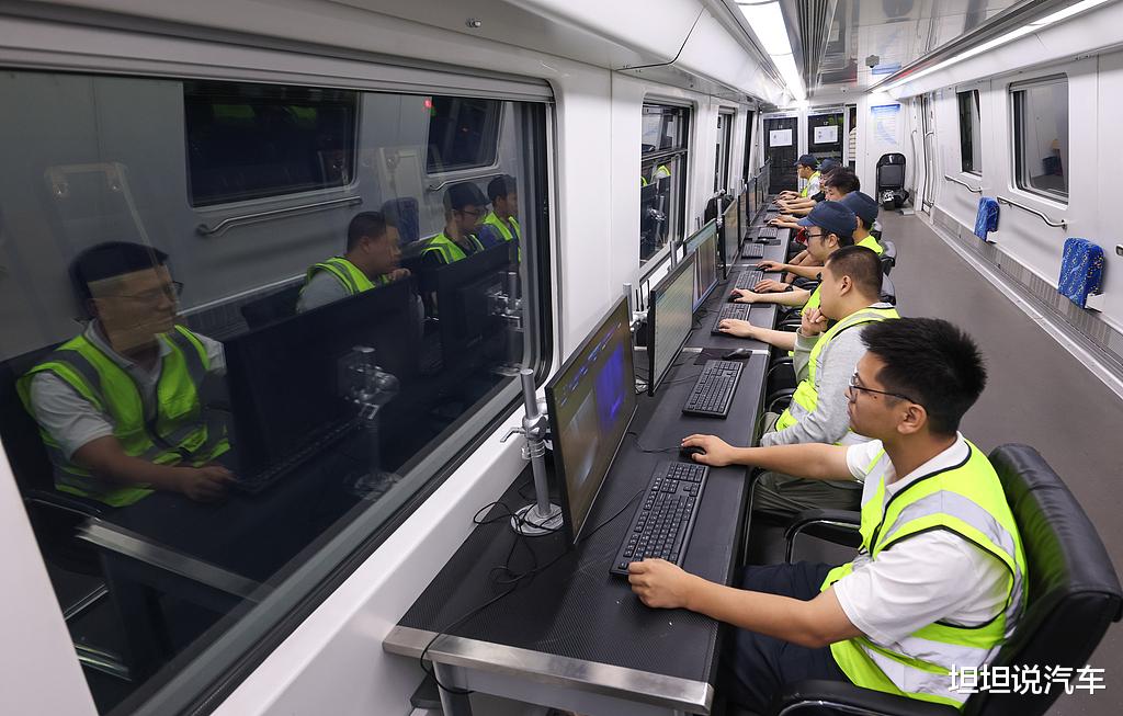 为啥开车经过摄像头，每次都被闪一下？交警给出答案，还好知道了