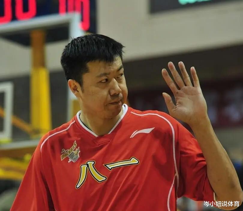 王治郅的实力及天赋不输于姚明，只是职业生涯经历不如姚明