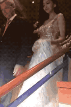 辛巴的一声“滚”,彻底戳穿了杨颖的惨淡结局:难怪她不敢生气!