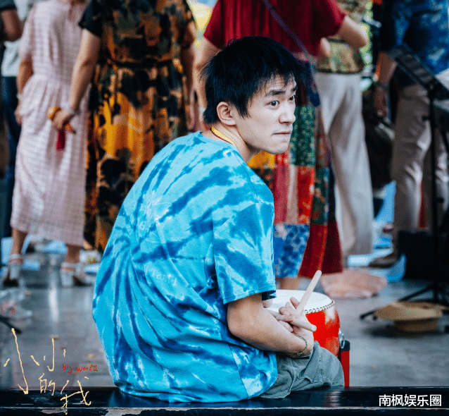 从头到脚皆可替？易烊千玺这个镜头，戳穿了多少流量明星的体面