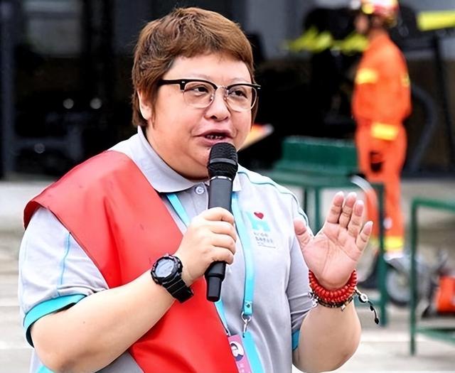 中国演艺圈,军衔大得吓人的8位明星,看看你认识几位?