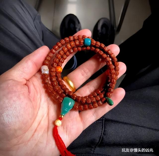 他这条金刚不盘只挂脖，不但没色差，还如此惊艳，怎么办到的？