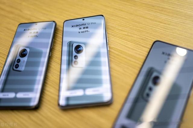 曲面屏真的越来越不受欢迎了吗?