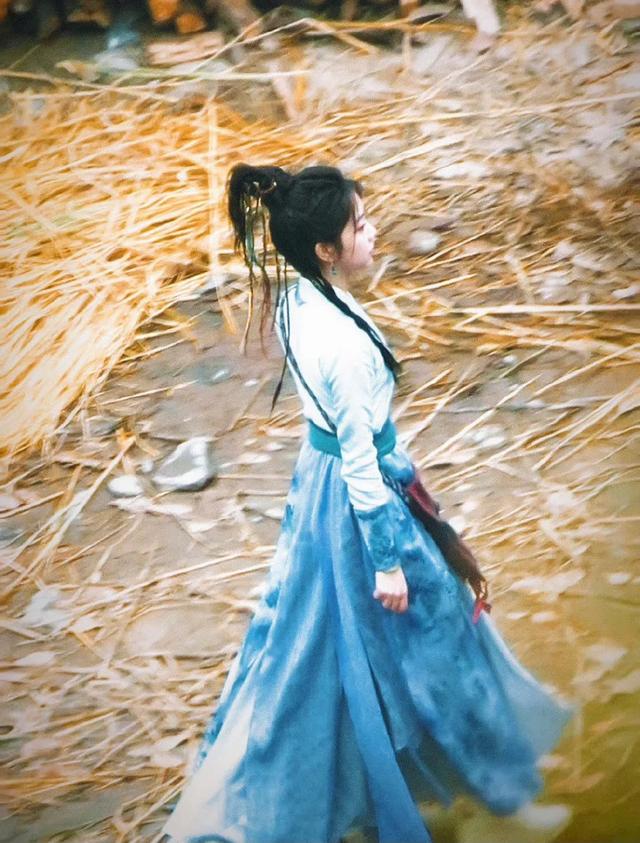 谭松韵新剧造型像黄蓉，古早武侠味拉满，灵动娇俏少女有了脸