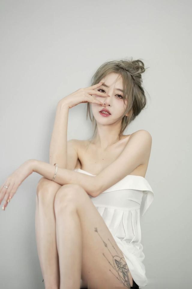 卓仕琳 \uD83D\uDCF8 纯欲风写真，谁看了不迷糊