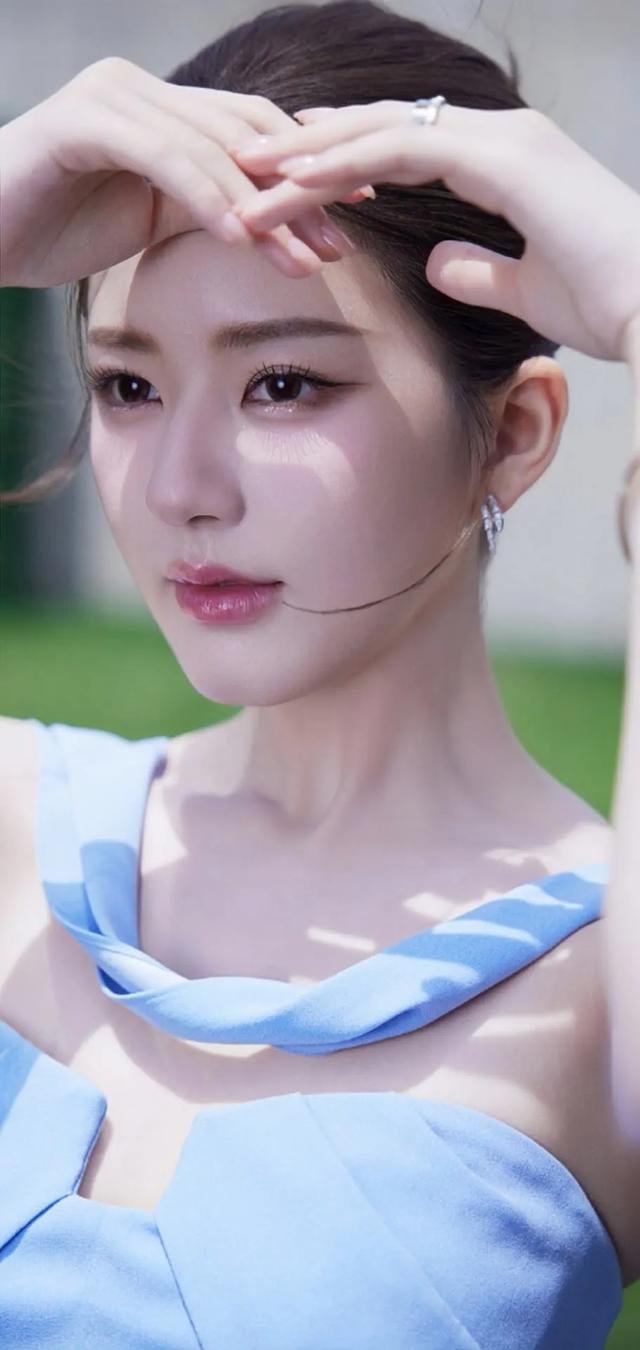 赵露思，那种天然加科技之美，塑造出完美颜值