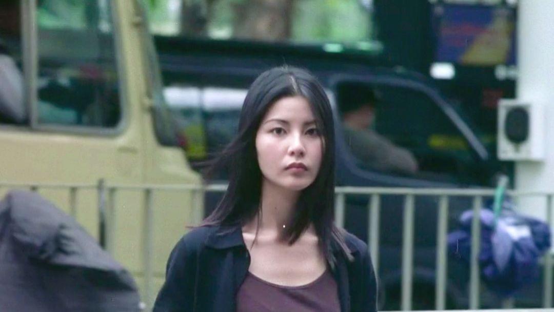 因500万港元产生分歧，50岁“天王嫂”被迫复出，女人一定要事业