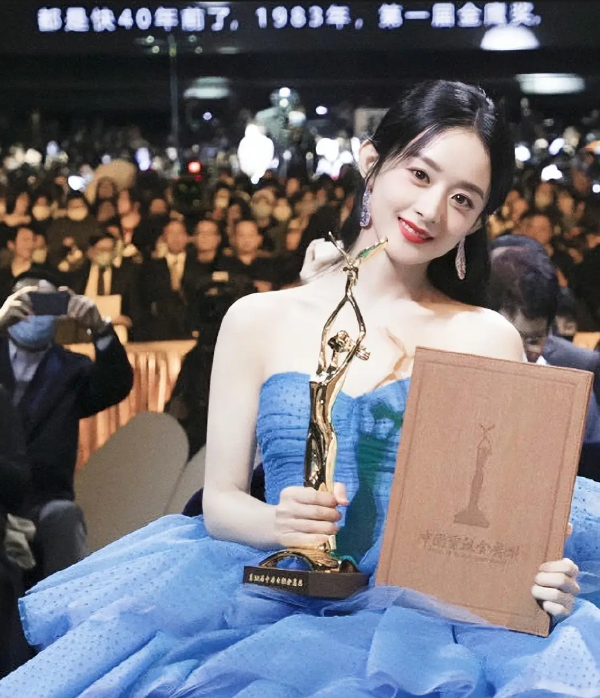 赵丽颖直播大揭秘！吃货女神的“不胖秘籍”，胡吃海塞也依然苗条