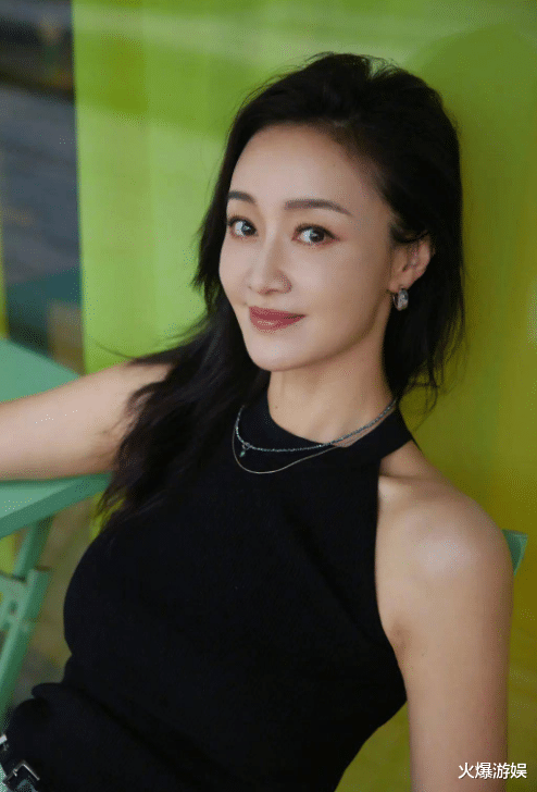 央视“最风流”女主持:曾将两位已婚男士玩弄于股掌,她现状如何