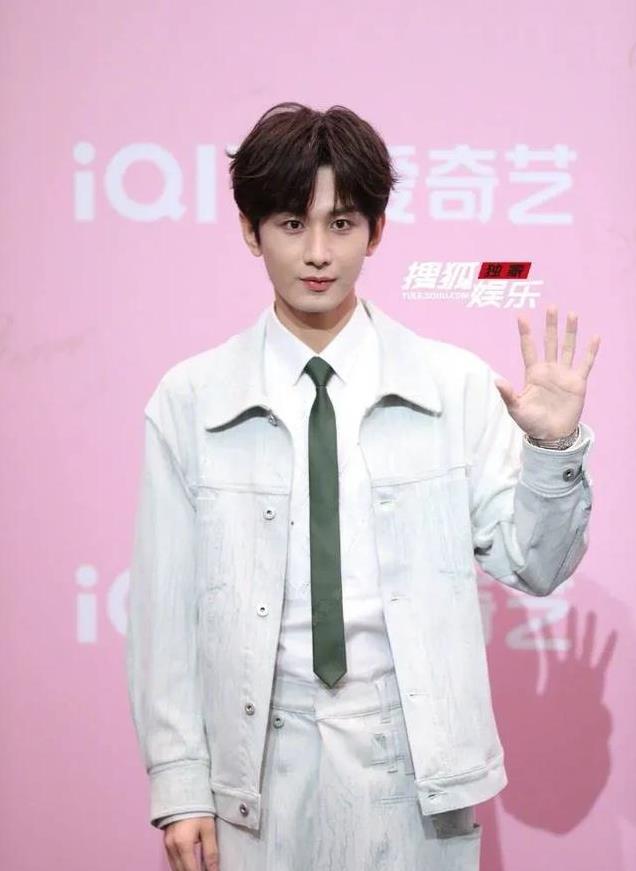 12月7日一夜,美男洗牌,杨洋登顶,黄景瑜10成毅9王一博3肖战第2