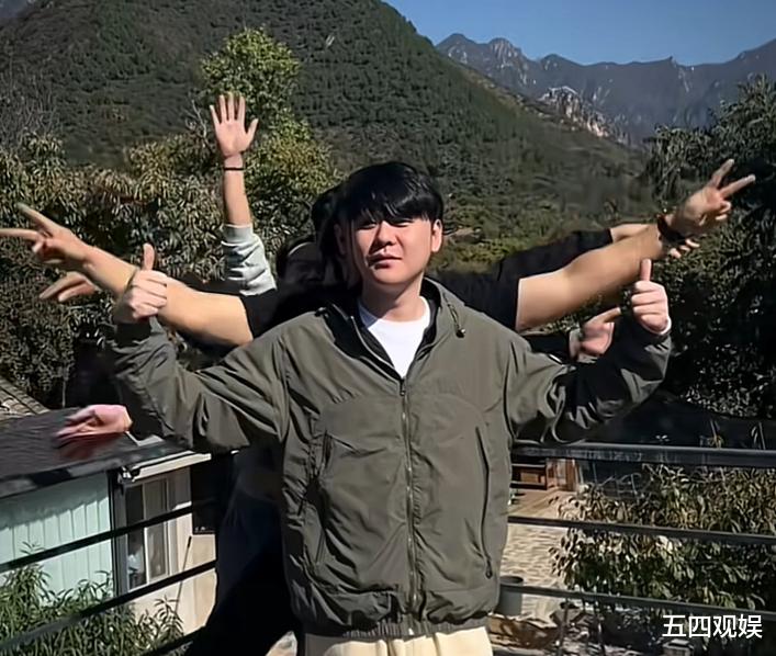 德云社张九南再婚，主持人张鹤伦调侃：你这一次应该不紧张了吧？