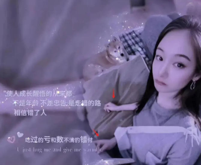 33岁郑爽晒自画像曝近况，身边只有猫狗不见孩子，在美国生活依旧惬意自在！