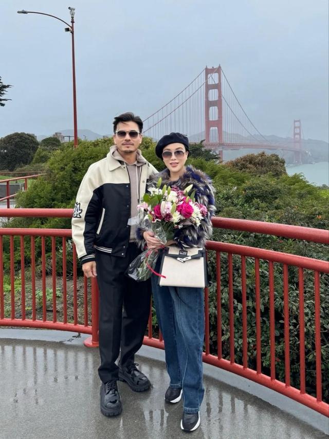 68岁吕良伟赴美与马斯克母亲见面!以流利英语哄得对方心花怒放