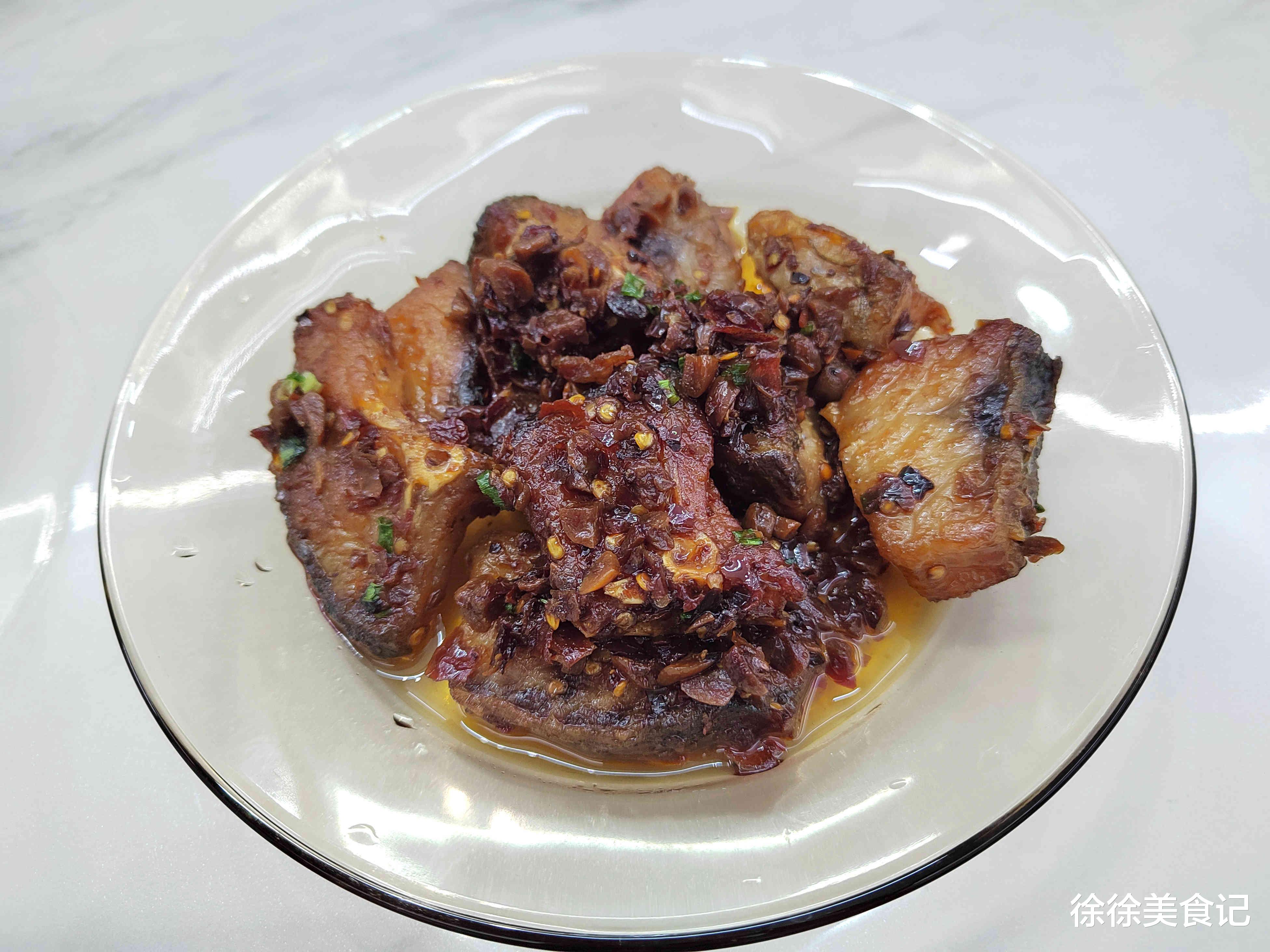 同事來串門，媳婦做了6道菜，卻被吐槽上不了臺面，網(wǎng)友：不識貨