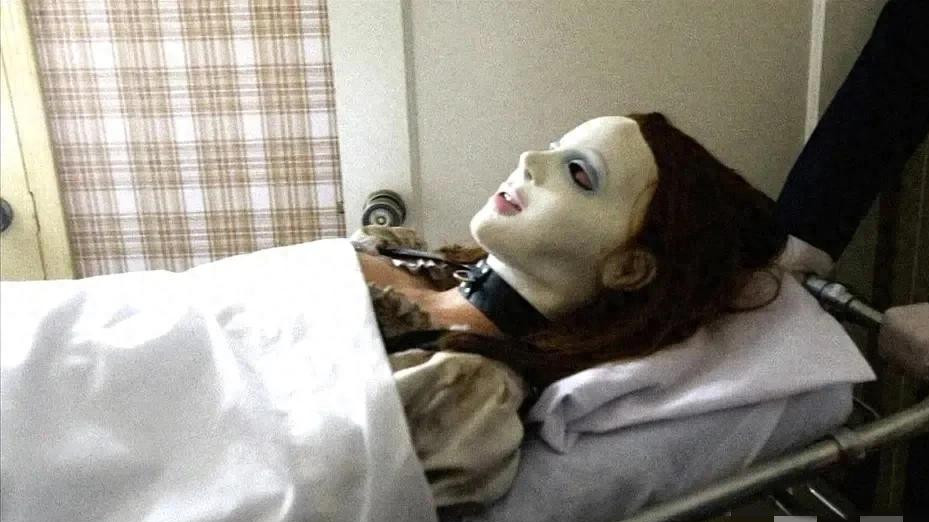 推荐5部血腥的恐怖电影，满屏的番茄汁和花式杀戮简直不忍直视