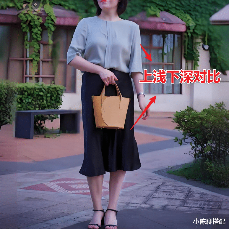 中年女人比变老更可怕的是“胯宽腿粗、大肚腩”，穿衣油腻巨显胖