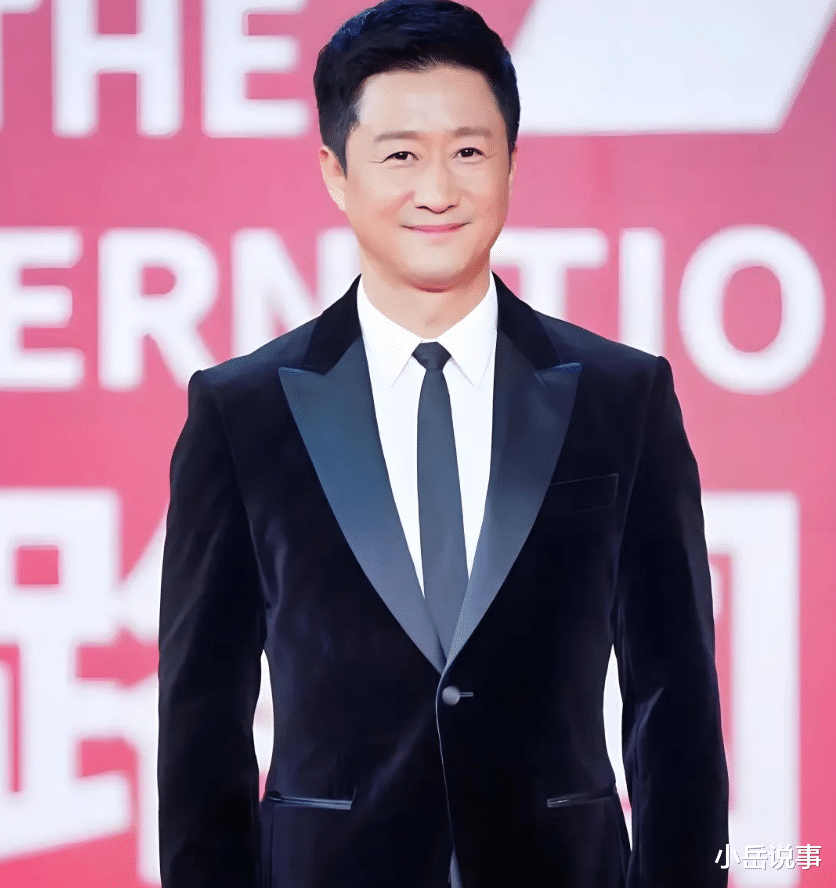 隐瞒了我们29年!原来他就是吴京的亲生父亲,难怪儿子能大红大紫