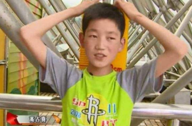 极限挑战|变形计高占喜：穷到吃不饱饭，城市\父母\资助读书，如今已是上尉