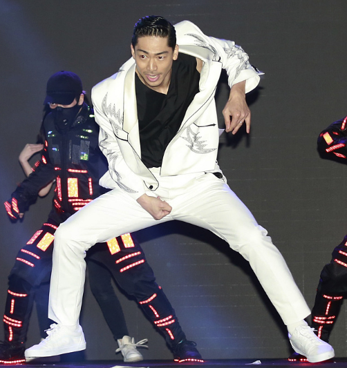 遭遇收视瓶颈，哥哥星光黯淡，《披荆斩棘》成团夜或将无人在意？