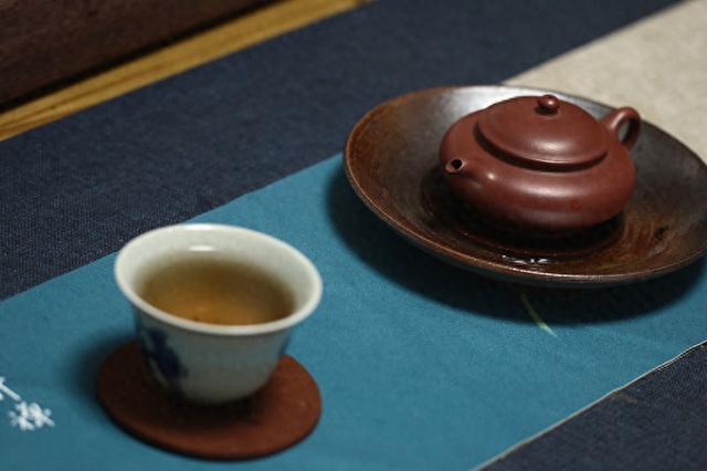 紫砂壶的容量大小，应因茶而异