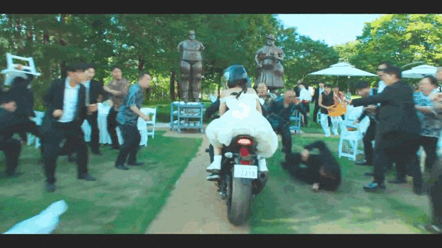 性张力拉满,Netflix新剧真狗血啊