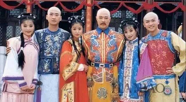 消失多年的赵薇终于露面，容颜尽失口碑暴跌的她，应验了琼瑶的话